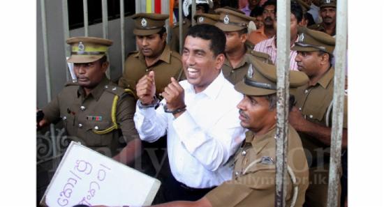 ජොන්ස්ටන් ඇතුළු සැකකරුවන් පස්දෙනා, යළි රිමාන්ඩ්.